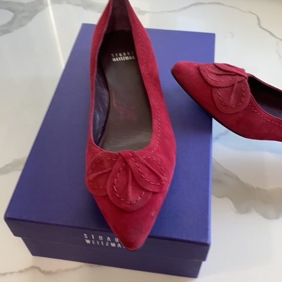 Stuart Weitzman Size 8.5 M Scarlet suede Lotrios Pointy toe leaf flats - Picture 2 of 5